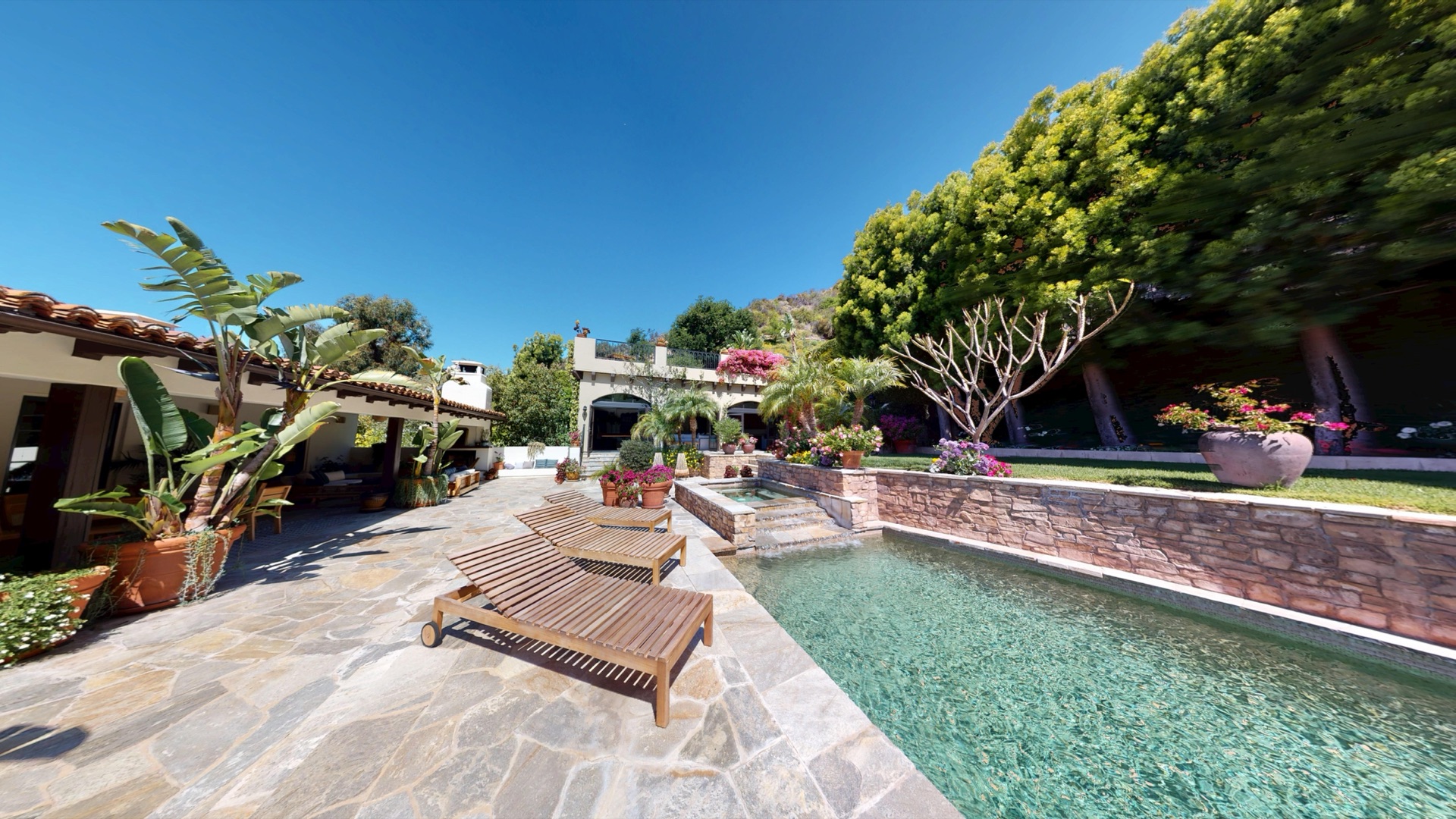 Luxury Real Estate — immersive spatial media